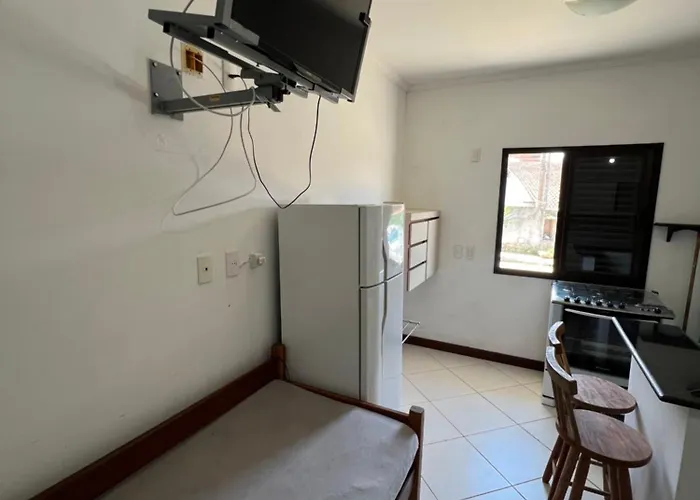 Kitnet Com 2 Piscinas A 4 Quarteiroes Da Praia Das Toninhas Ubatuba-Sp