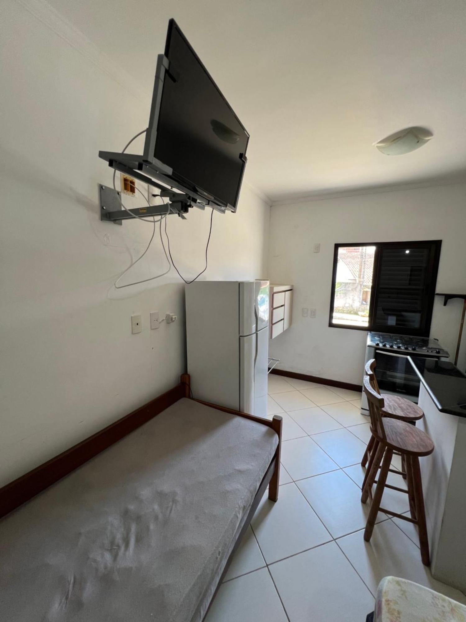 Kitnet Com 2 Piscinas A 4 Quarteiroes Da Toninhas Ubatuba-sp Apartment *