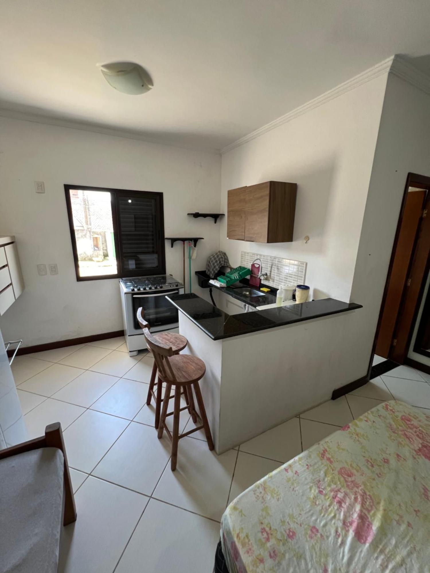 Kitnet Com 2 Piscinas A 4 Quarteiroes Da Toninhas Ubatuba-sp *