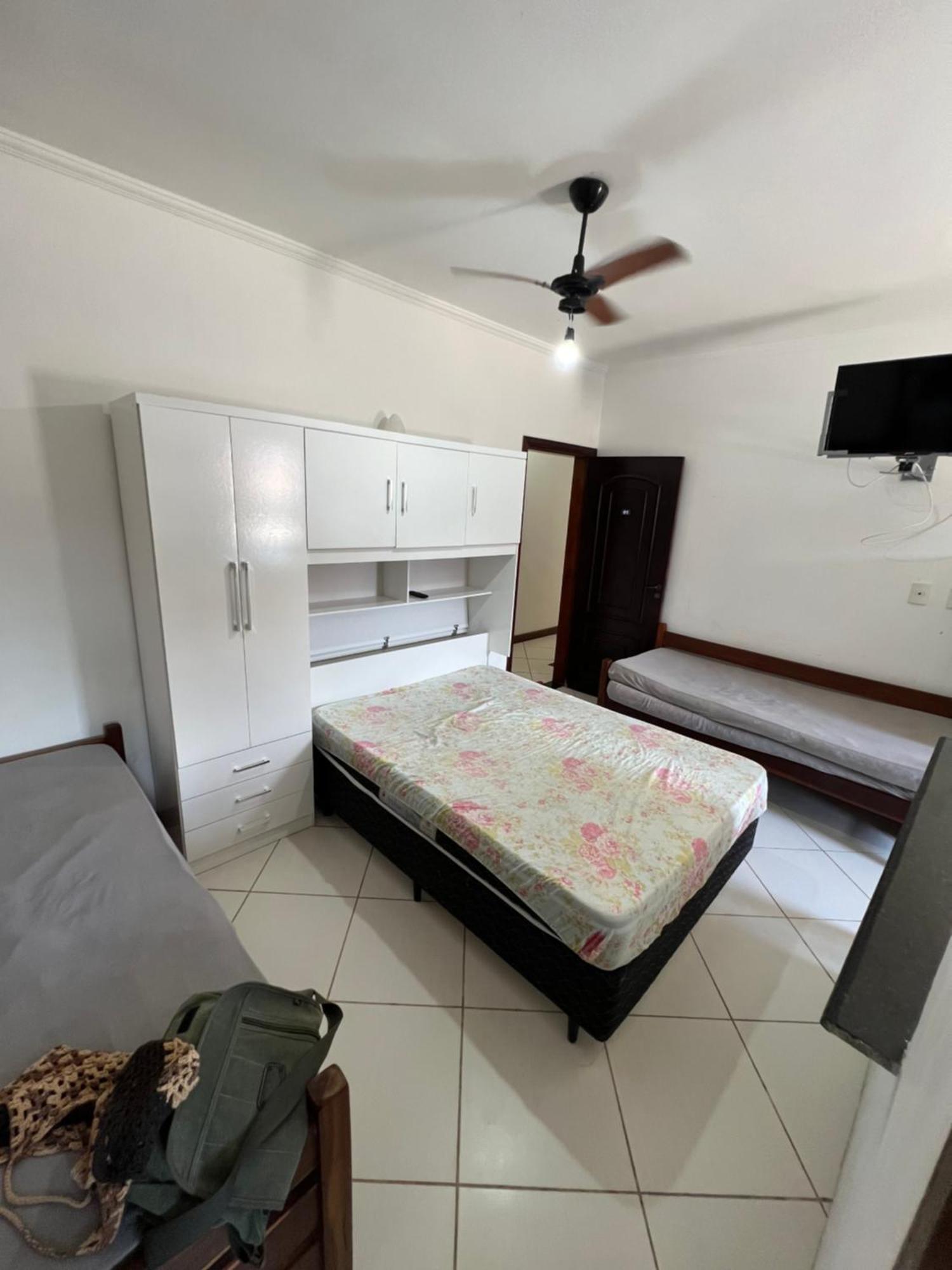 Kitnet Com 2 Piscinas A 4 Quarteiroes Da Toninhas Ubatuba-sp Apartment *