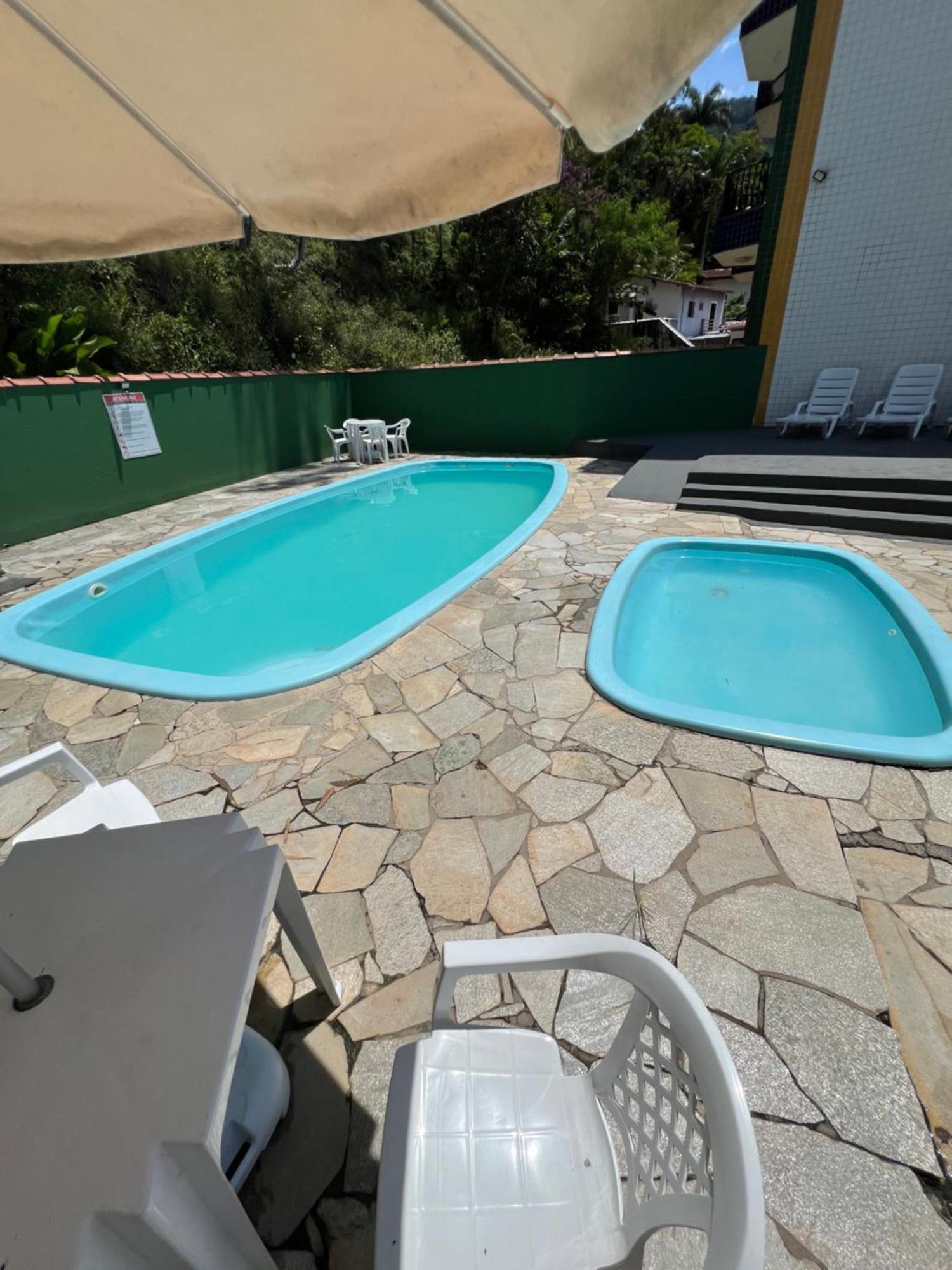 Kitnet Com 2 Piscinas A 4 Quarteiroes Da Toninhas Ubatuba-sp Ubatuba